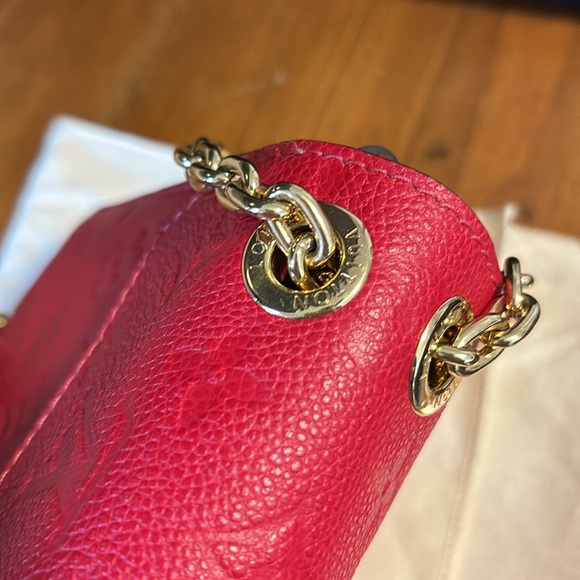 Louis Vuitton Vavin in Scarlet Red with twilly - Picture 15 of 17